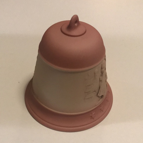 Goebel Hummel Christmas Bell Christmas Song Fourth Edition 1996 - Picture 5 of 11